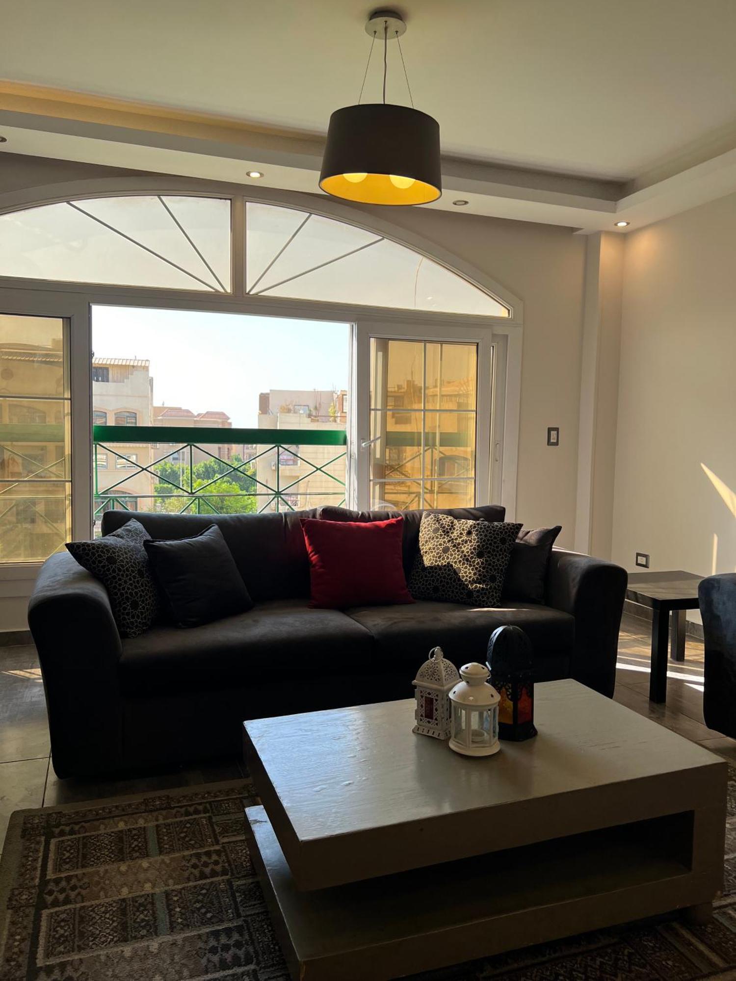 Sunny Elegant 3br Near Auc New * Kairo